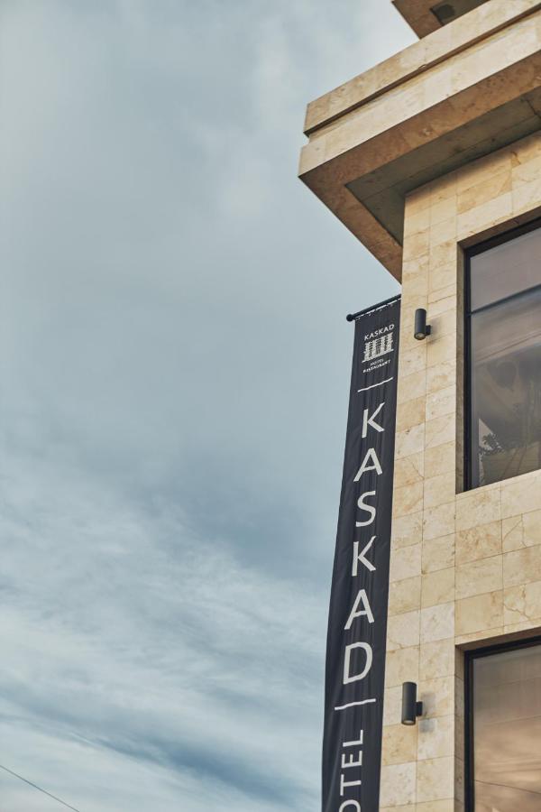 Готельно-Ресторанний Комплекс Каскад Kharkiv Bagian luar foto